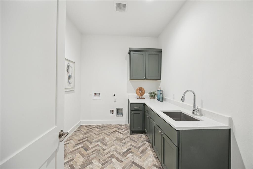 1027 Lake Breeze Drive, Waller, Texas image 38