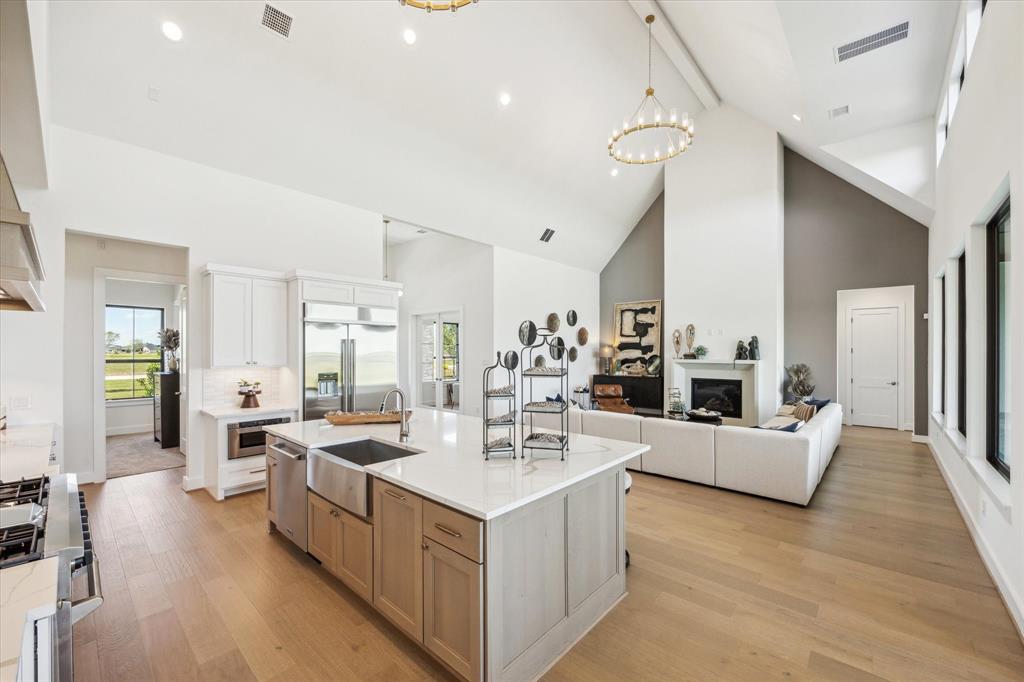 1027 Lake Breeze Drive, Waller, Texas image 19