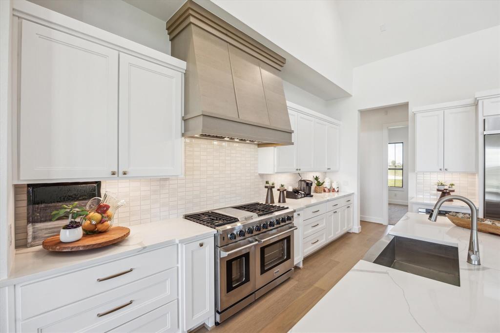 1027 Lake Breeze Drive, Waller, Texas image 11