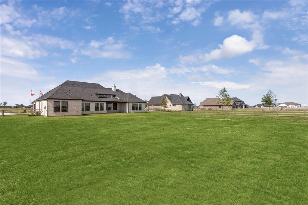 1027 Lake Breeze Drive, Waller, Texas image 15