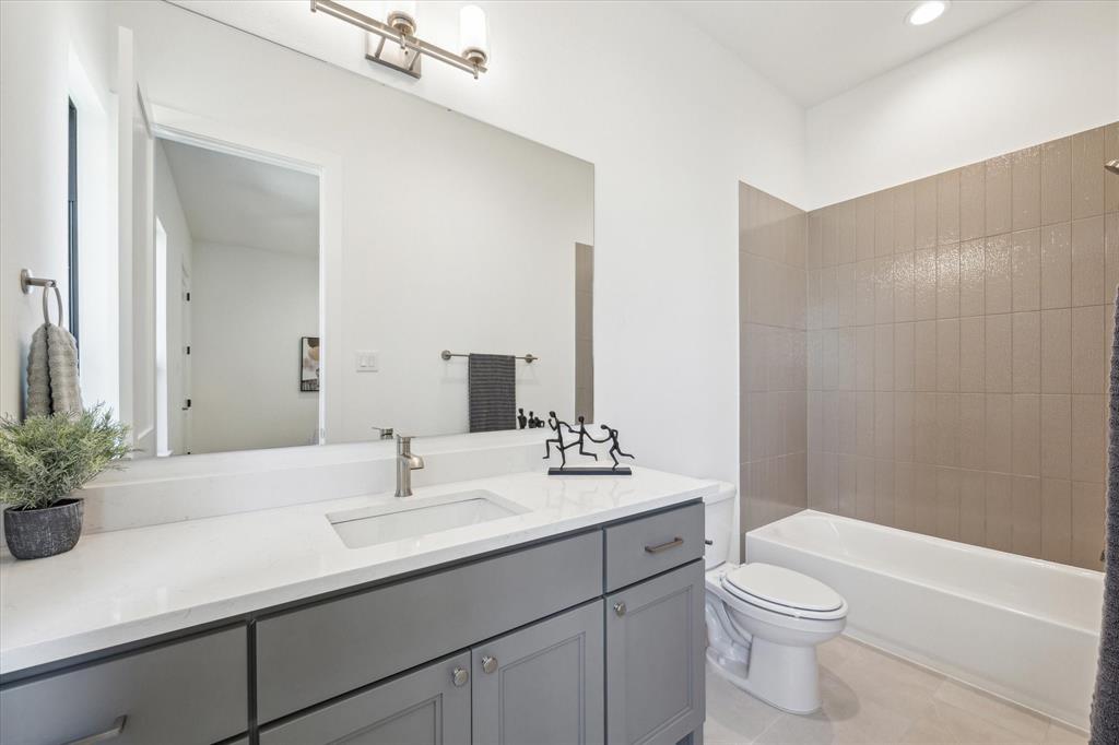 1027 Lake Breeze Drive, Waller, Texas image 32