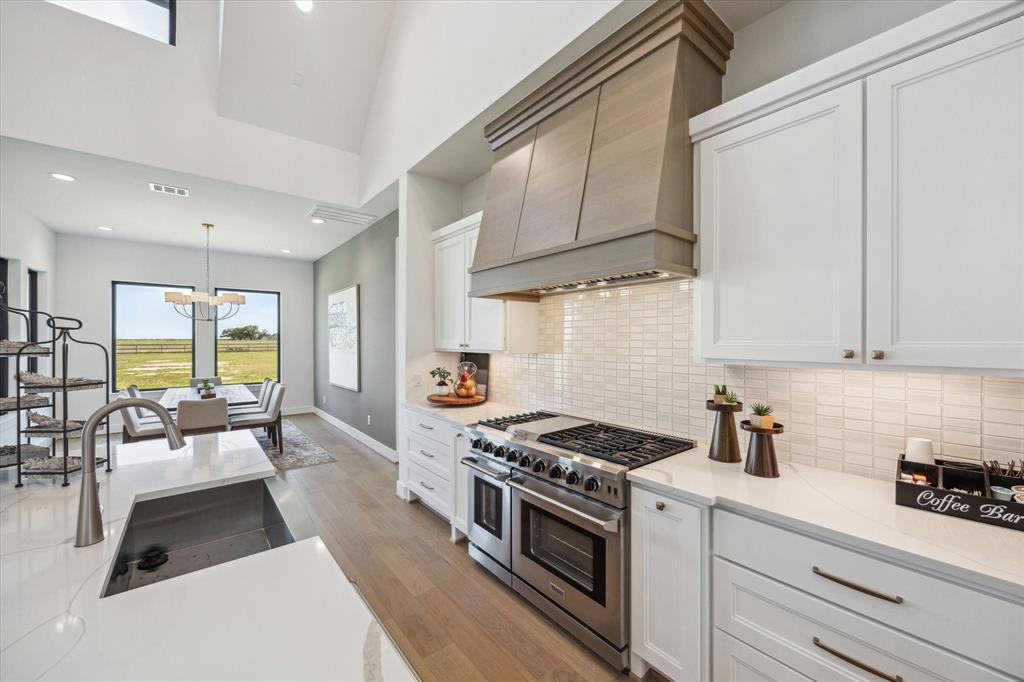 1027 Lake Breeze Drive, Waller, Texas image 12