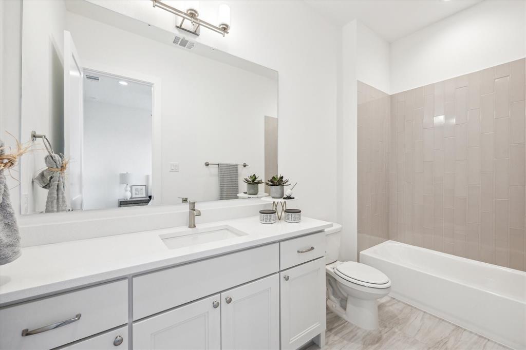 1027 Lake Breeze Drive, Waller, Texas image 34