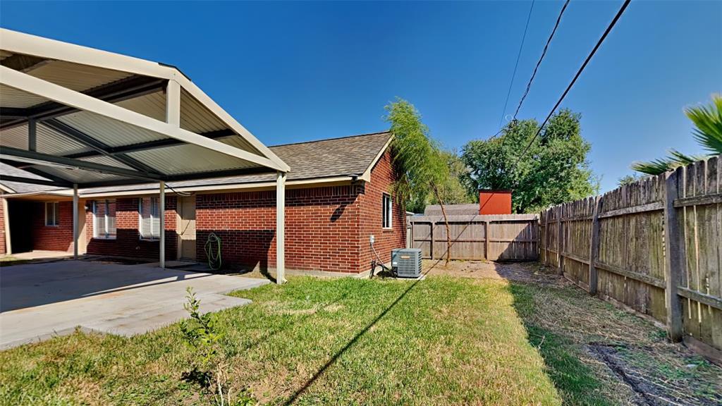 10812 Deaf Smith Street, La Porte, Texas image 8