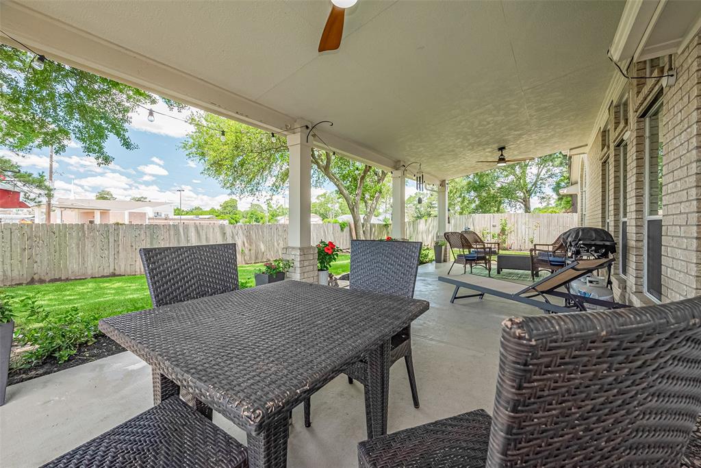 6026 Kristen Park Lane, Humble, Texas image 33