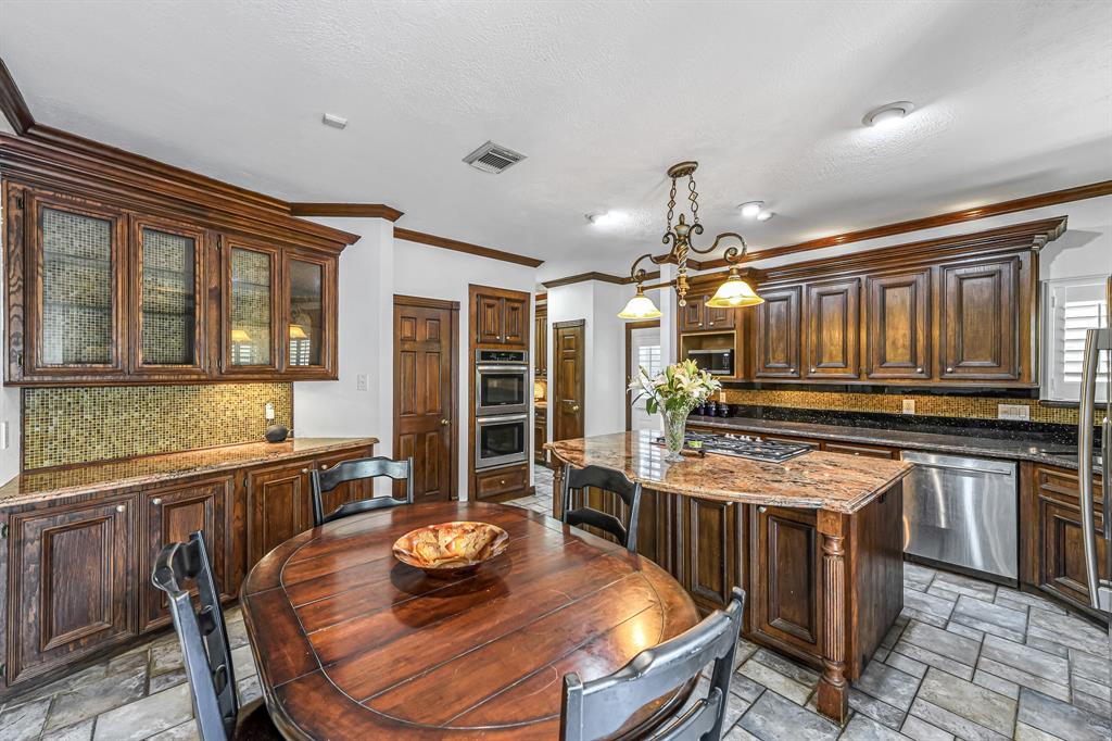 2926 Deer Creek Drive, Sugar Land, Texas image 18
