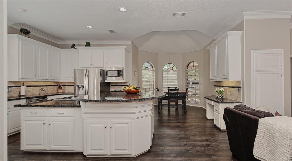 2 Firefall Court, The Woodlands, Texas image 13