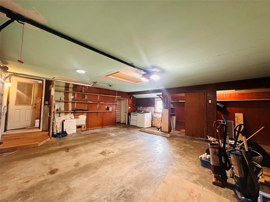 1019 E Gonzales Street, Yoakum, Texas image 9
