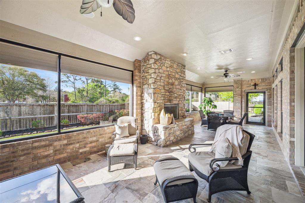 2202 Lakeway Drive, Friendswood, Texas image 32