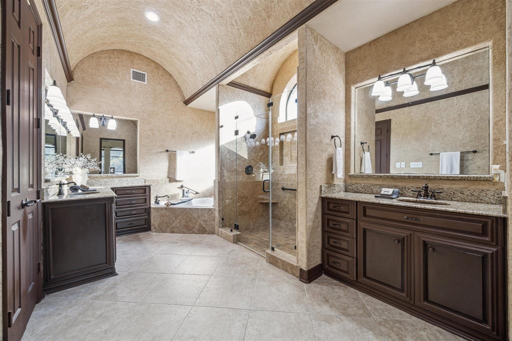 2202 Lakeway Drive, Friendswood, Texas image 21