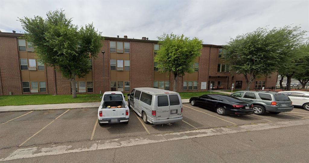 900 Los Ebanos Rd