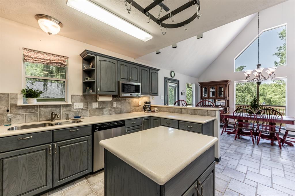 170 Shoreline Drive, Huntsville, Texas image 9