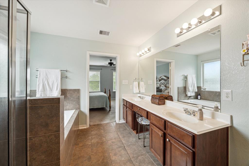 3408 Old Holly Drive, Pearland, Texas image 22