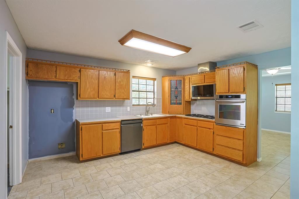 25458 Camelot Lane, Hockley, Texas image 12