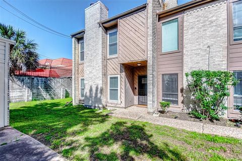 11280 Braes Forest Drive 401 Houston TX 77071