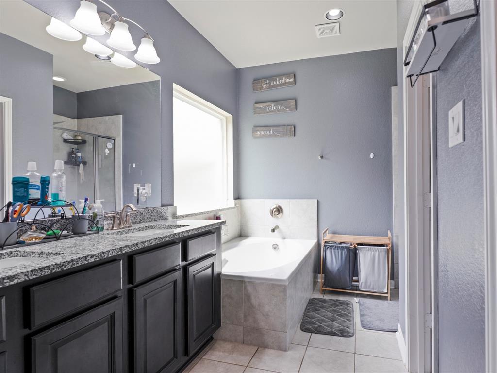 315 Woodhaven Drive, West Columbia, Texas image 24
