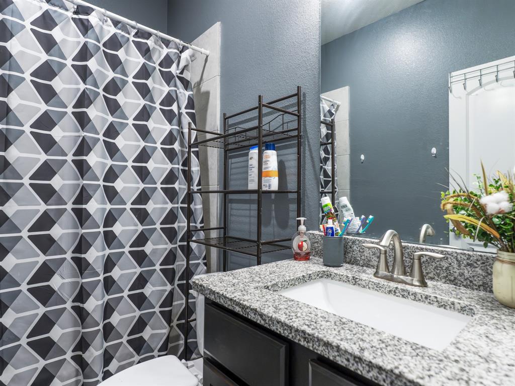 315 Woodhaven Drive, West Columbia, Texas image 10
