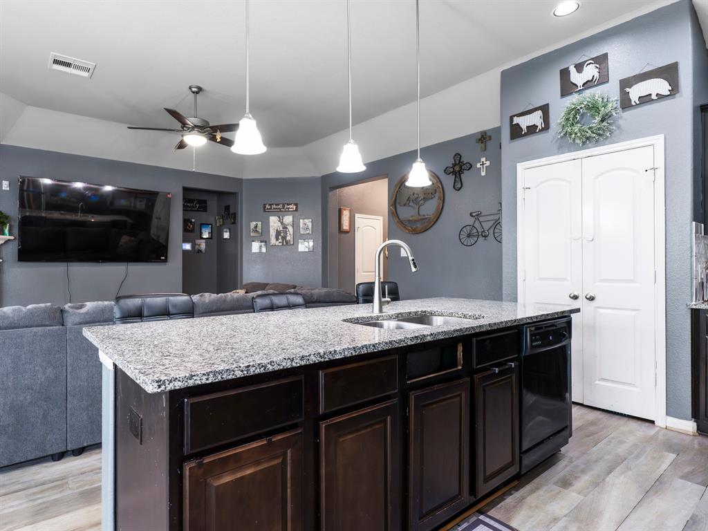 315 Woodhaven Drive, West Columbia, Texas image 39