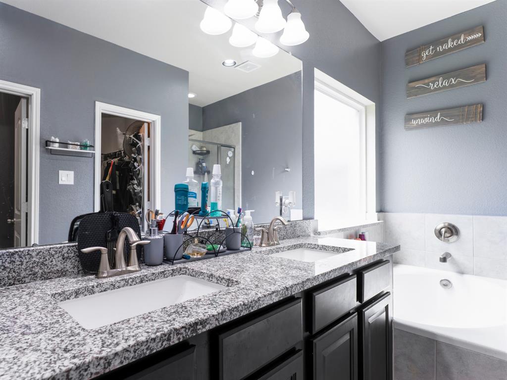 315 Woodhaven Drive, West Columbia, Texas image 25