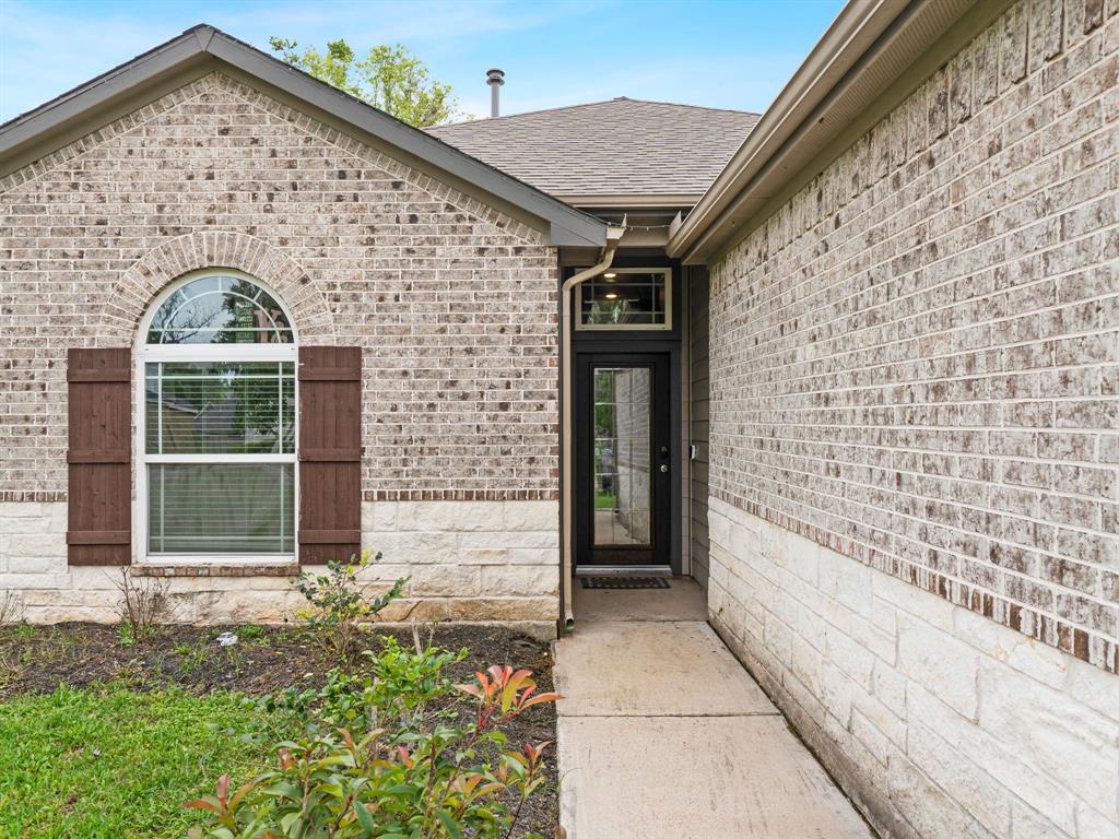 315 Woodhaven Drive, West Columbia, Texas image 4