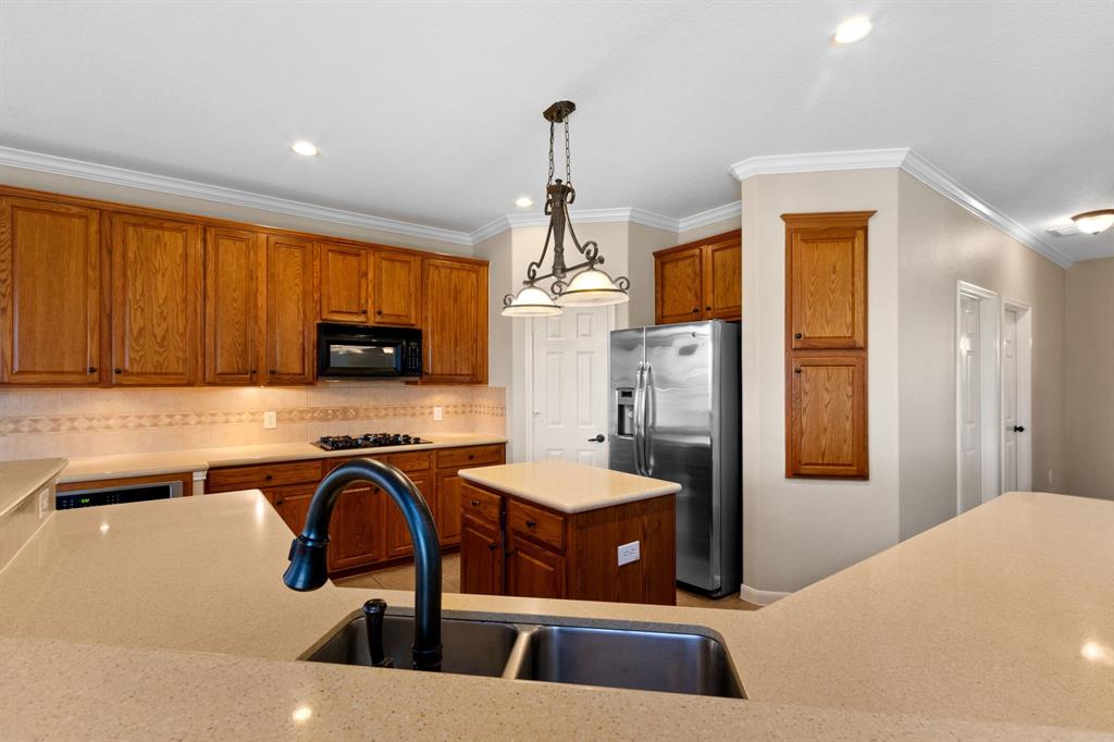 12506 Village Crest Court, Tomball, Texas image 18