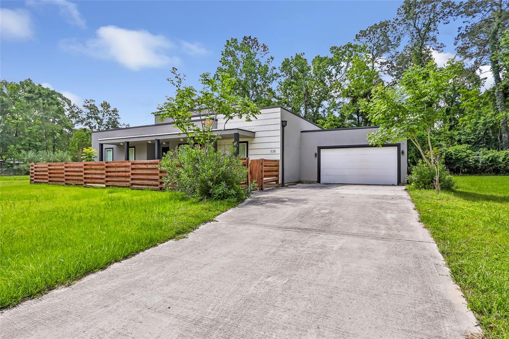 538 Magnolia Point Drive, Huffman, Texas image 1