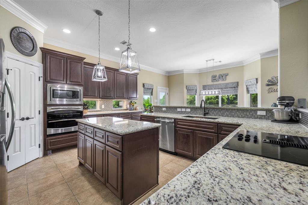 3335 Rolling Valley Lane, Brenham, Texas image 12