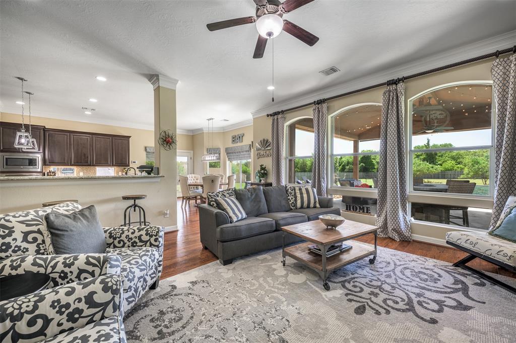 3335 Rolling Valley Lane, Brenham, Texas image 3