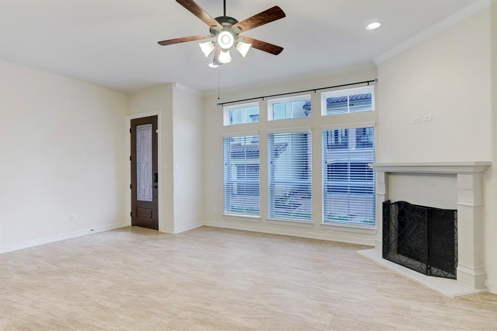7 Laurelwood Drive