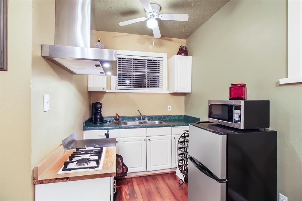 4804 Bellaire Boulevard, Bellaire, Texas image 37