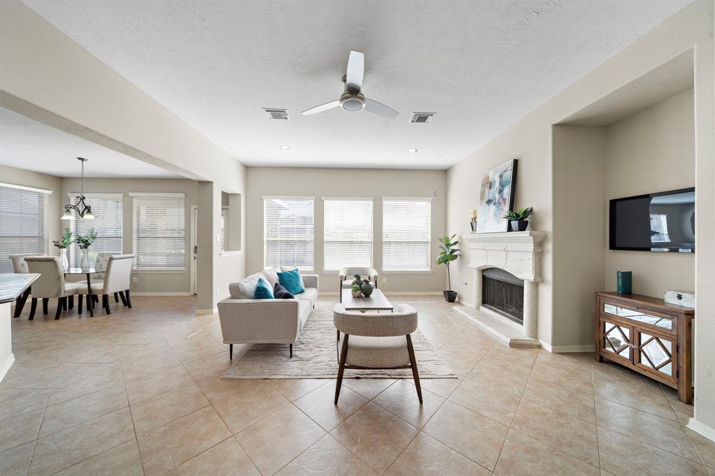6123 Cameron Court, League City, Texas image 6