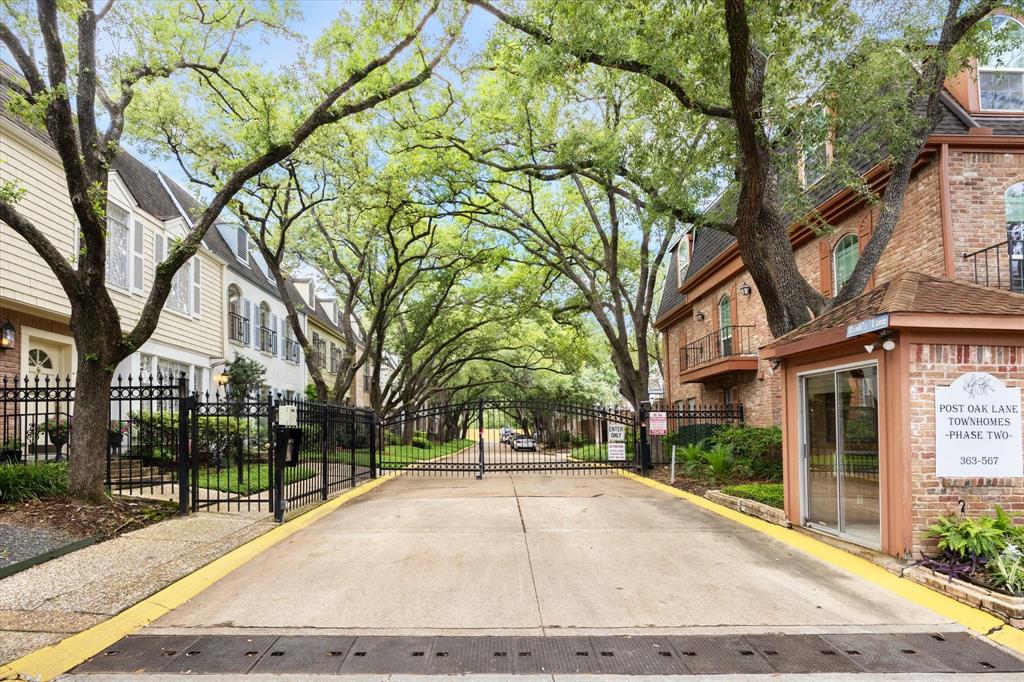495 N Post Oak Lane, Houston, Texas image 30