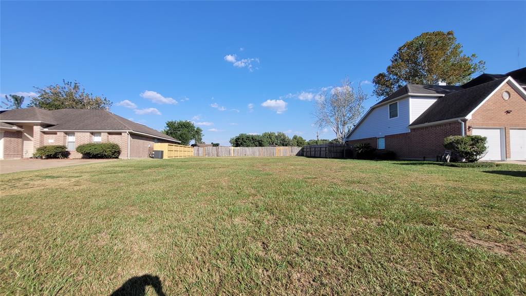 715 Turtle Creek Drive, Missouri City, Texas image 3