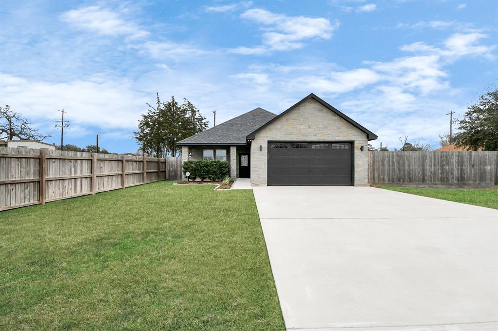 2530 13th Street, Hempstead, Texas image 3