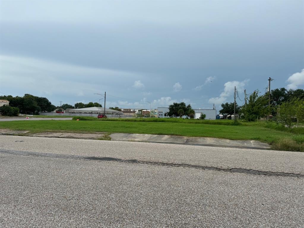 1119 6th Street, Texas City, Texas image 30