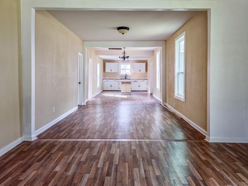 2408 10th Street, Bay City, Texas image 3