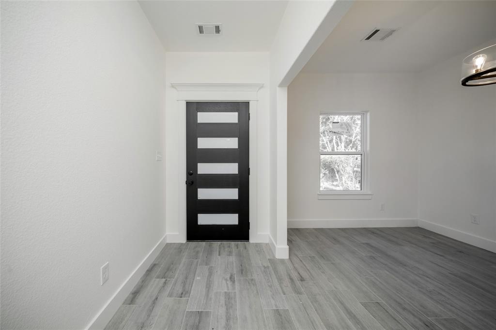 1199 S 3rd Street, Conroe, Texas image 3