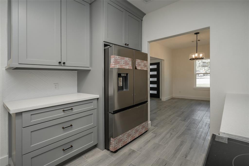 1199 S 3rd Street, Conroe, Texas image 6