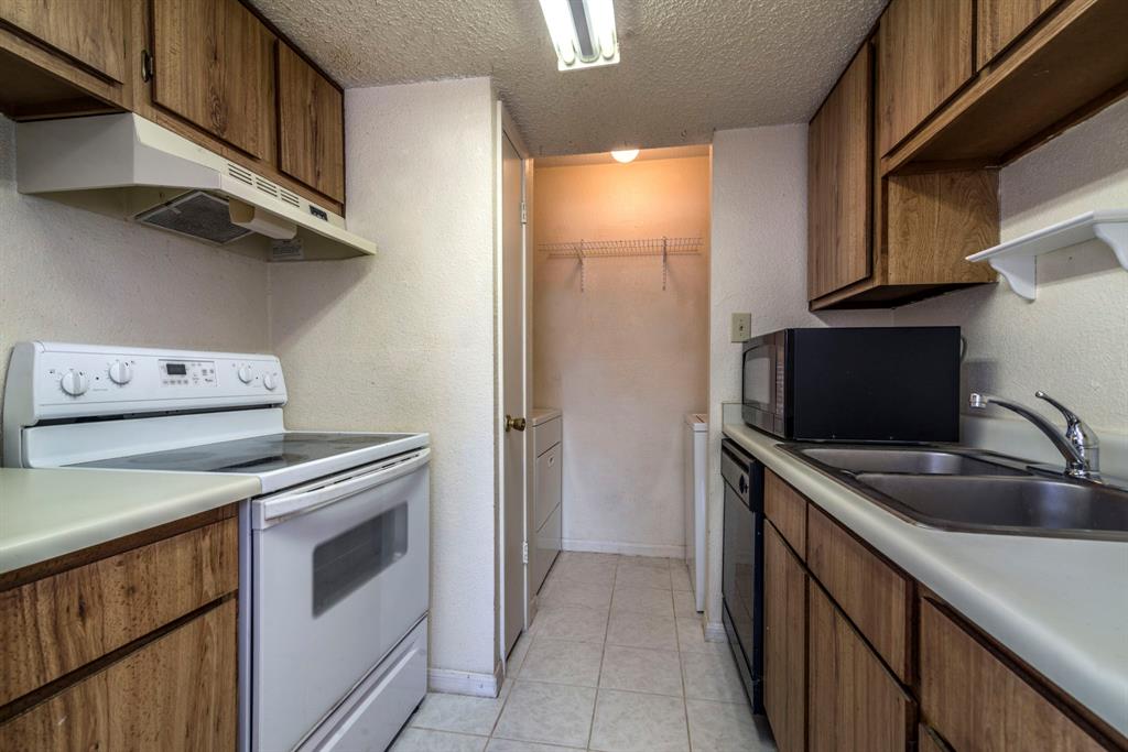 1516 Bay Area Boulevard #M2, Houston, Texas image 4