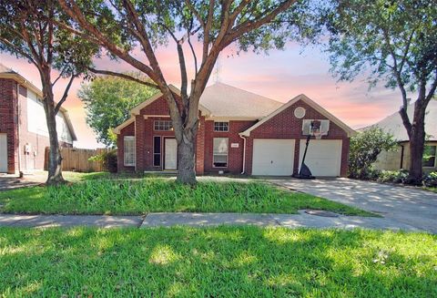 Single Family Residence in Richmond TX 23010 Waterlake Drive.jpg