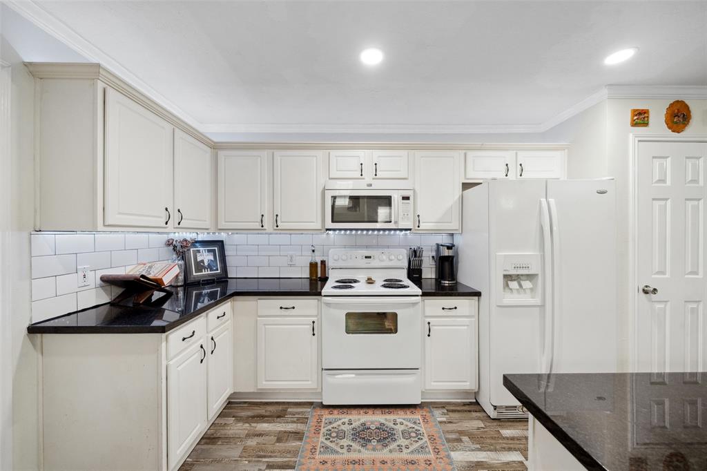 38 Wineberry Place, The Woodlands, Texas image 4