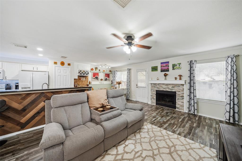38 Wineberry Place, The Woodlands, Texas image 16