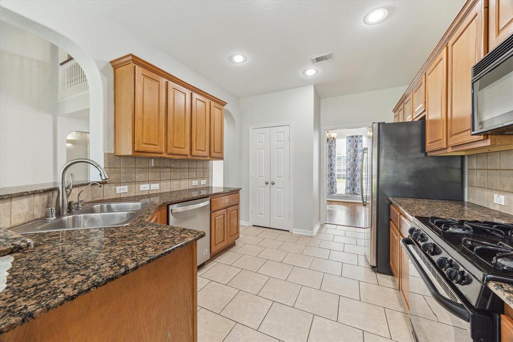 15127 Woodford Hollow Lane, Cypress, Texas image 7