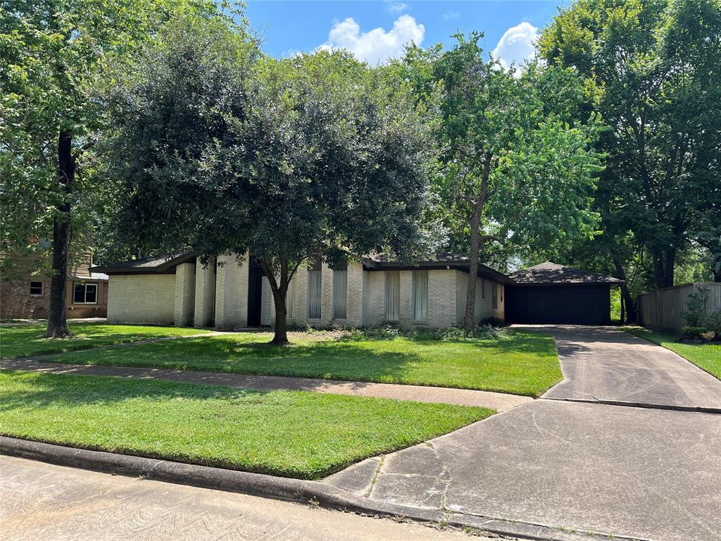 4102 Honey Oaks Drive