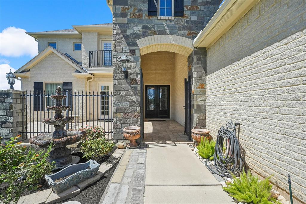 5924 Oak Leaf Court