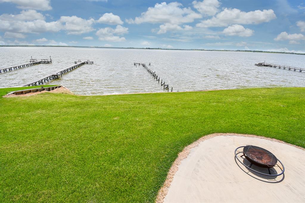 1588 W Bayshore Drive, Palacios, Texas image 5