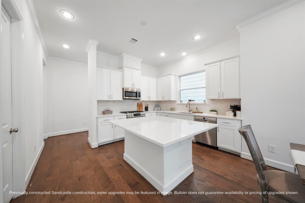 916 W 24th Street