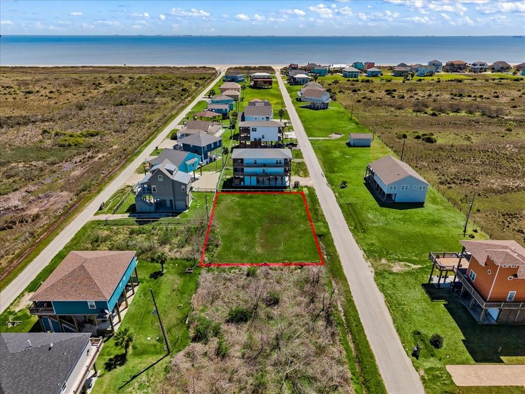 938 Melody Lane, Crystal Beach, Texas image 11