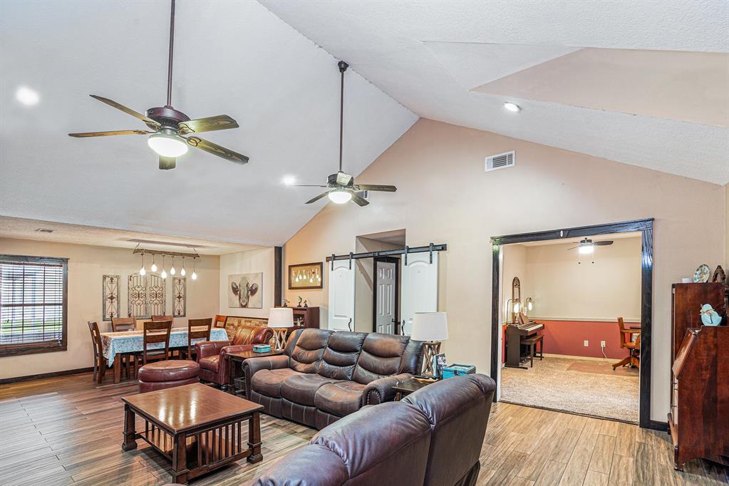 4206 Lawrence Road, Beach City, Texas image 10