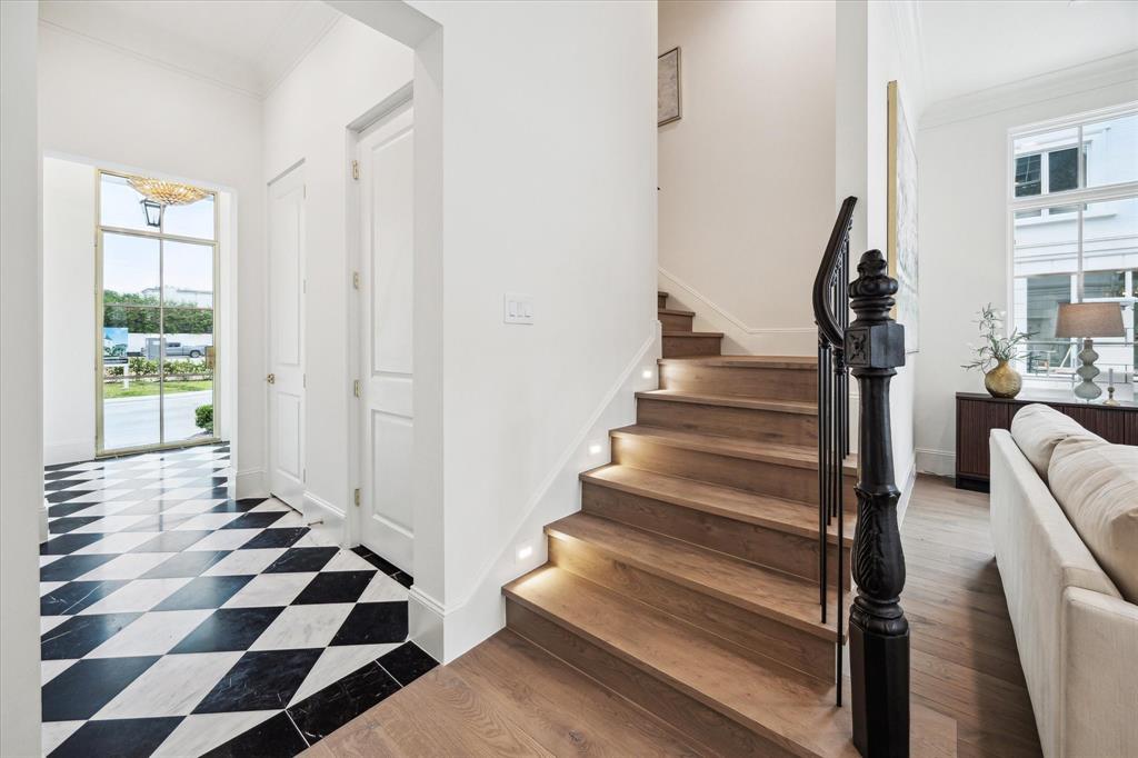 10 Wentworth Square Avenue
